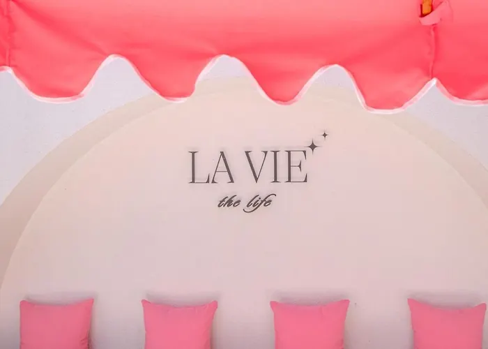 La Vie Villa *