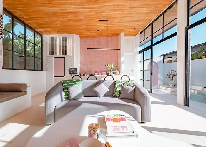 La Vie Villa *